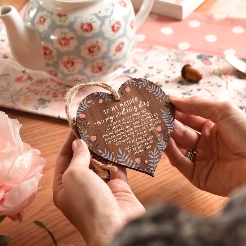 ❤️‍🔥Cherish the Moment:  Hanging Wooden Heart - Perfect Mother of the Bride and Groom Gift!"🎁