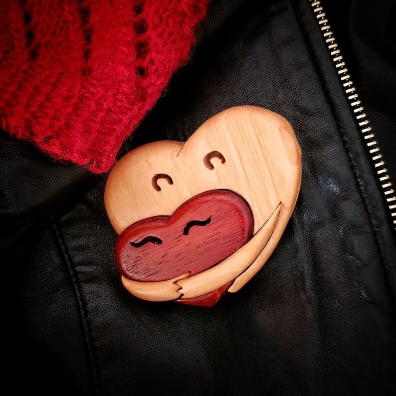 😍A Hug From My Heart For You✨Handmade Wood Carvings