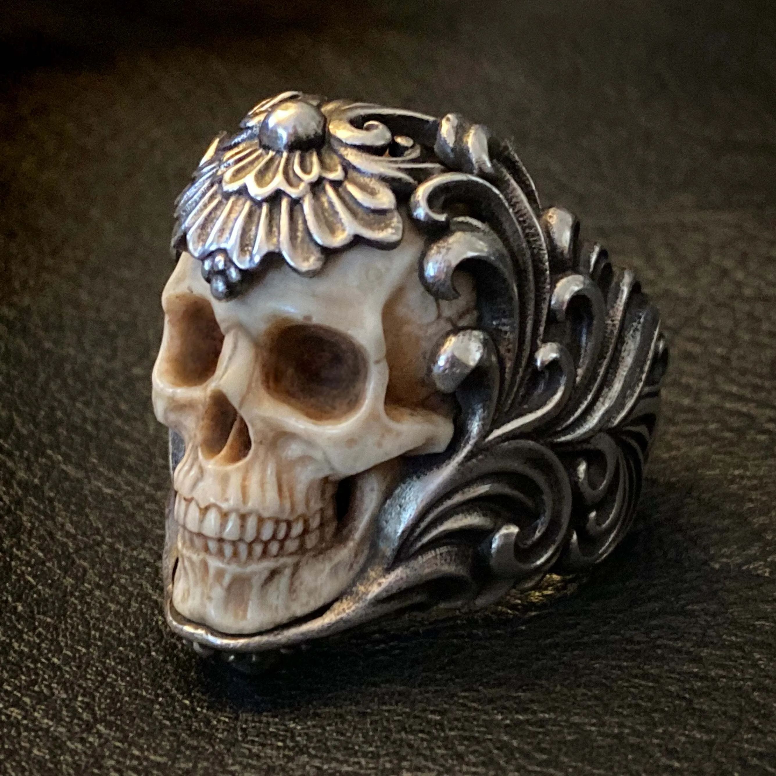 💀Vintage Polish Floral Armor Skull Ring