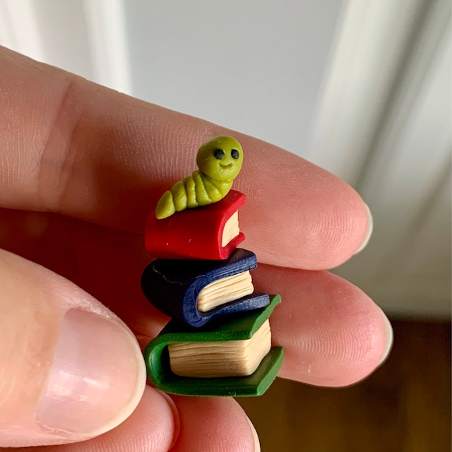 📚Fancy Bookworm With A Top Hat-Nerdy Gifts For Readers
