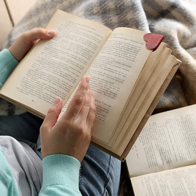 【Mother's Day Hot Sale 50% OFF】Vintage Leather Heart Bookmark Page Corner