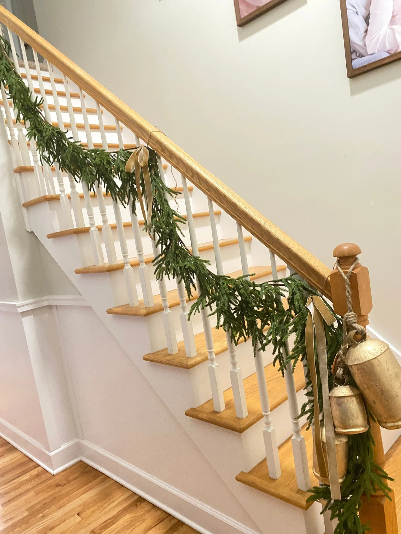 🏆2025 HOT SALE💥 Pre-lit Christmas Cedar Garland
