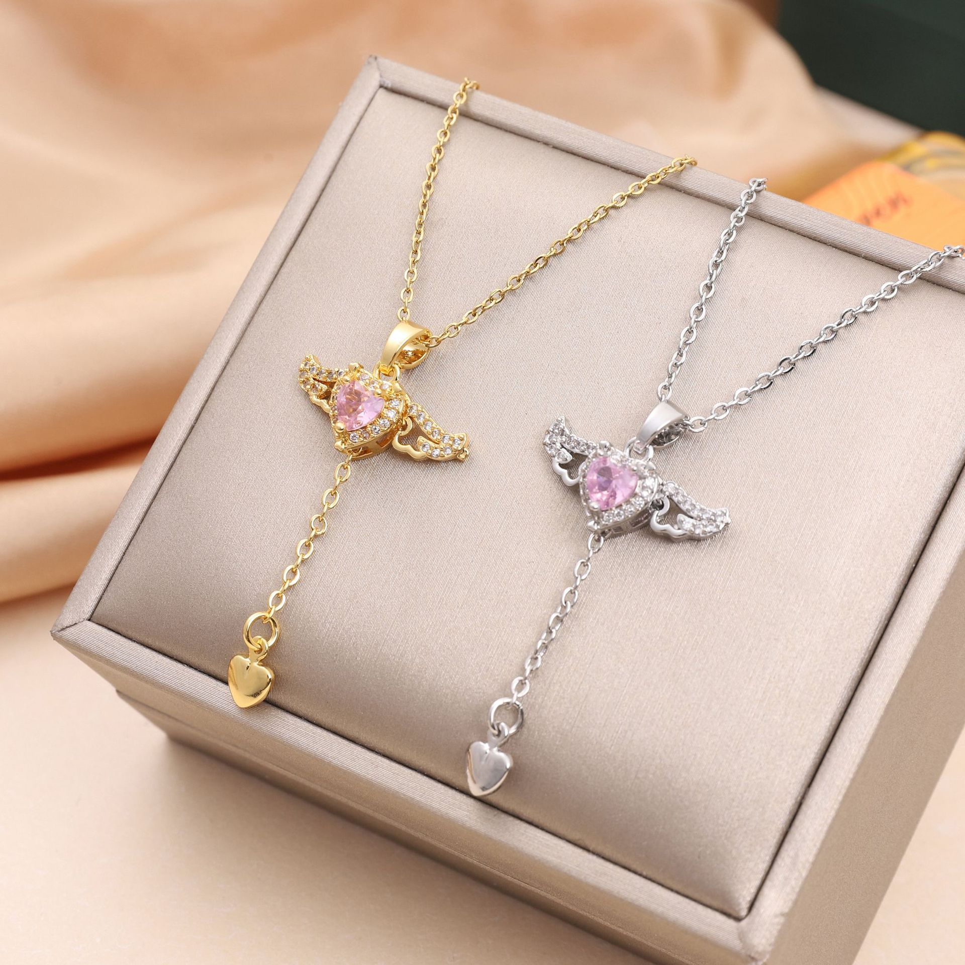 😇Angel Wings Heart Necklace for Women | Moving Cupid Crystal Pendant