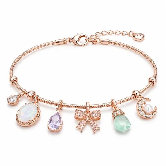 Charm-Armband Roségold mit funkelnden Anhängern und bezaubernden Details-furnivela
