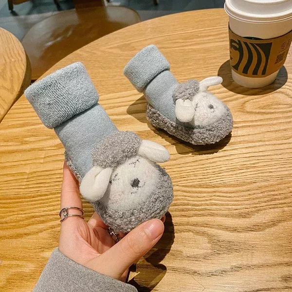 👶Baby Cartoon Plush Cotton Toddler Shoes