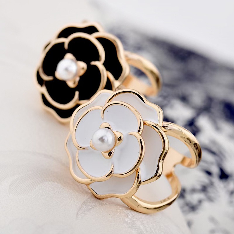🔥Hot Sale💟 - Camellia Scarf Buckle🌺