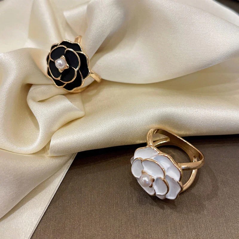 🔥Hot Sale💟 - Camellia Scarf Buckle🌺