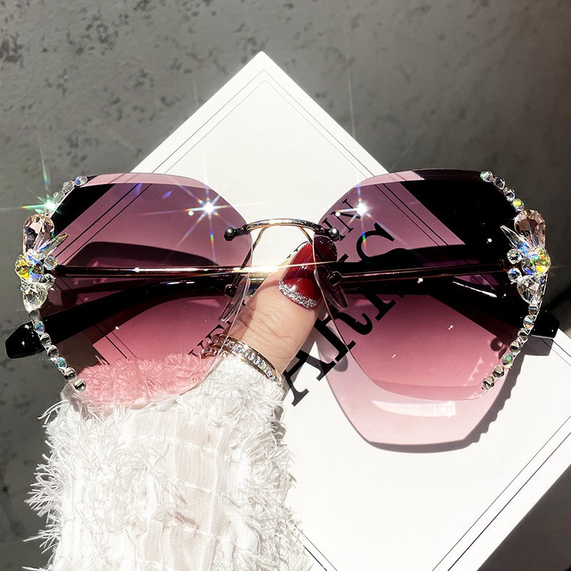 🔥SUMMER HOT SALE 🔥 Woman Rimless Diamond Sunglass