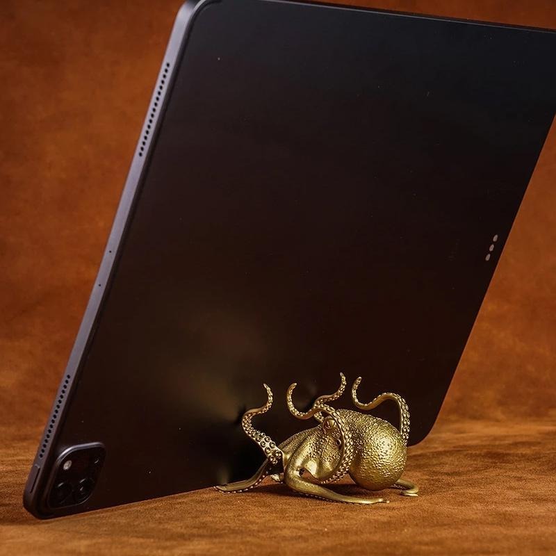 🔥HOT SALE-50% OFF🤣Funny Octopus Phone Holder🐙