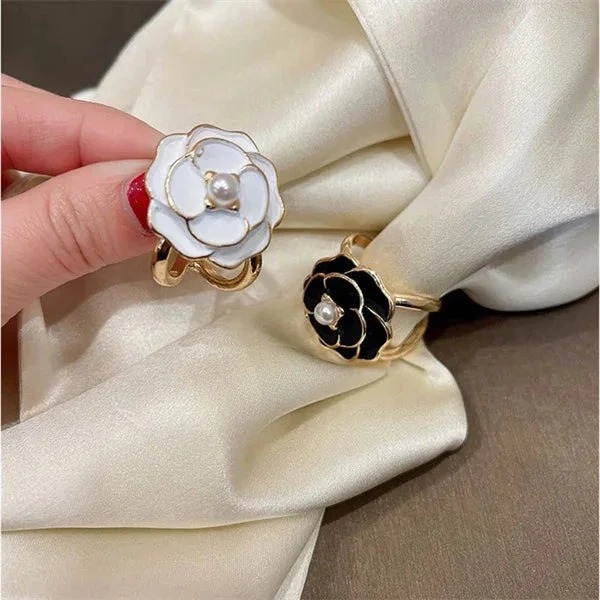 🔥Hot Sale💟 - Camellia Scarf Buckle🌺