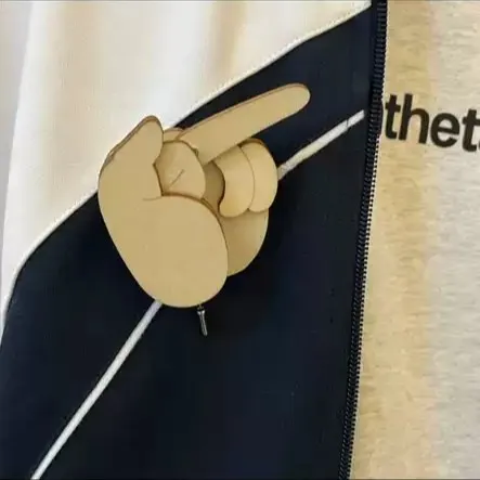 🤣FUNNY WOODEN FINGER BROOCH
