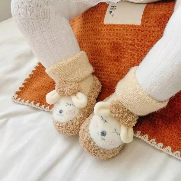 👶Baby Cartoon Plush Cotton Toddler Shoes