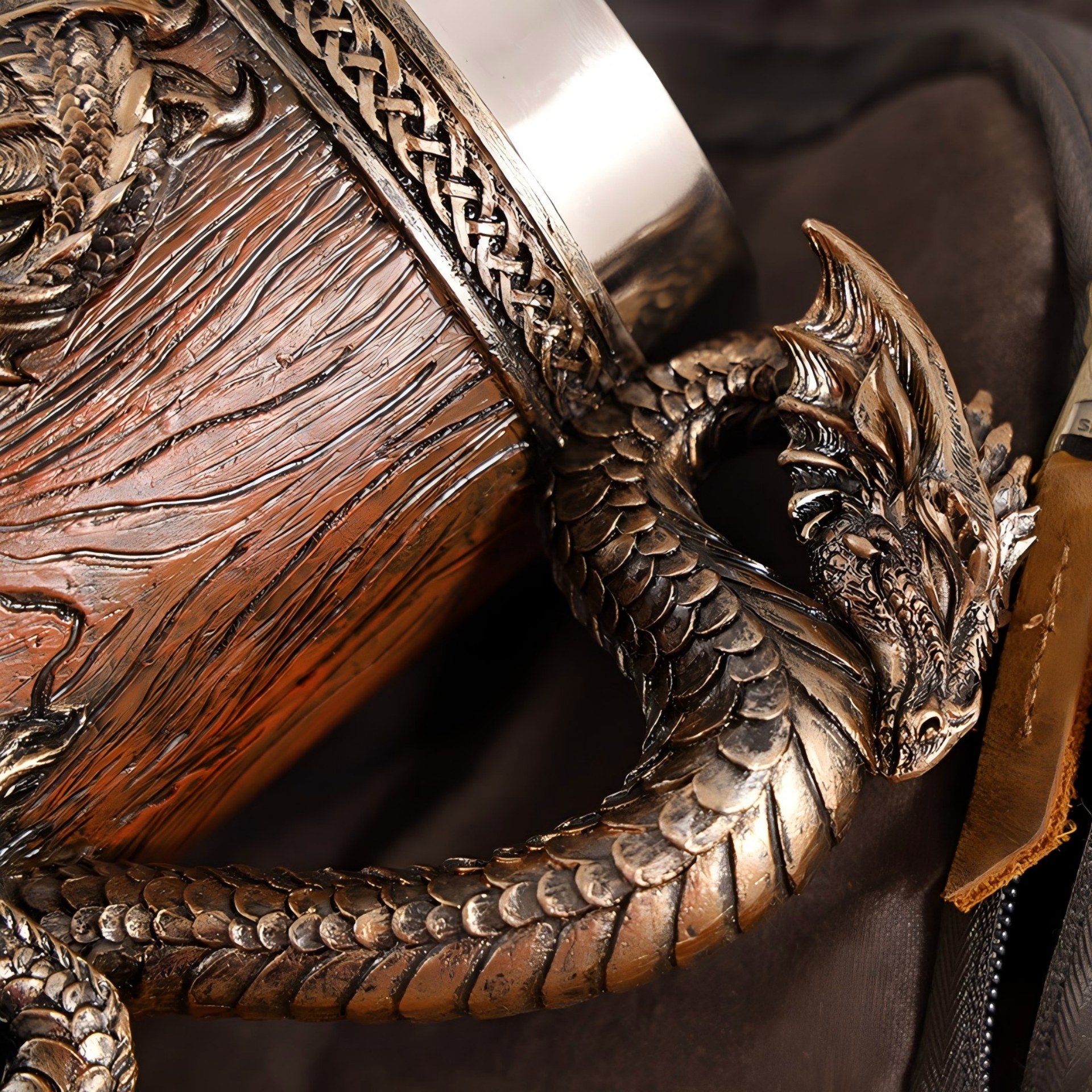 🐉 Dragon Themed Barrel Mug: Forged for Mythology Lovers & Collectors