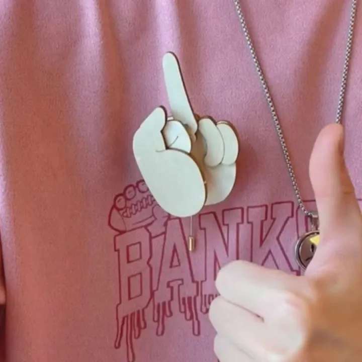 🤣FUNNY WOODEN FINGER BROOCH