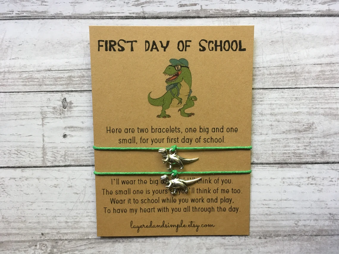 2Pcs/Set - First Day of Kindergarten Gifts, First Day of School Bracelets, School Gifts, Back to School Dino Matching Wish Bracelet Set