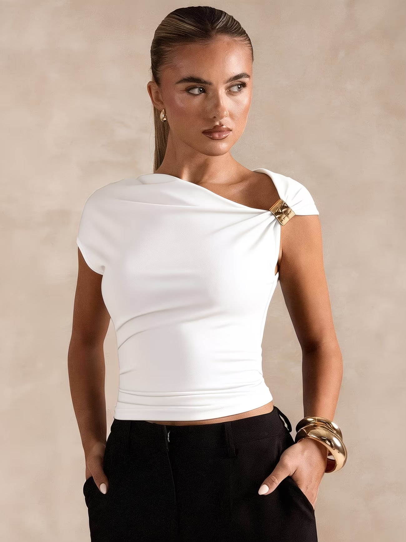 ⏰ Letzter Tag: 50% Rabatt! 🔥-Damen asymmetrisches Kurzarm Top mit Gold-Detail