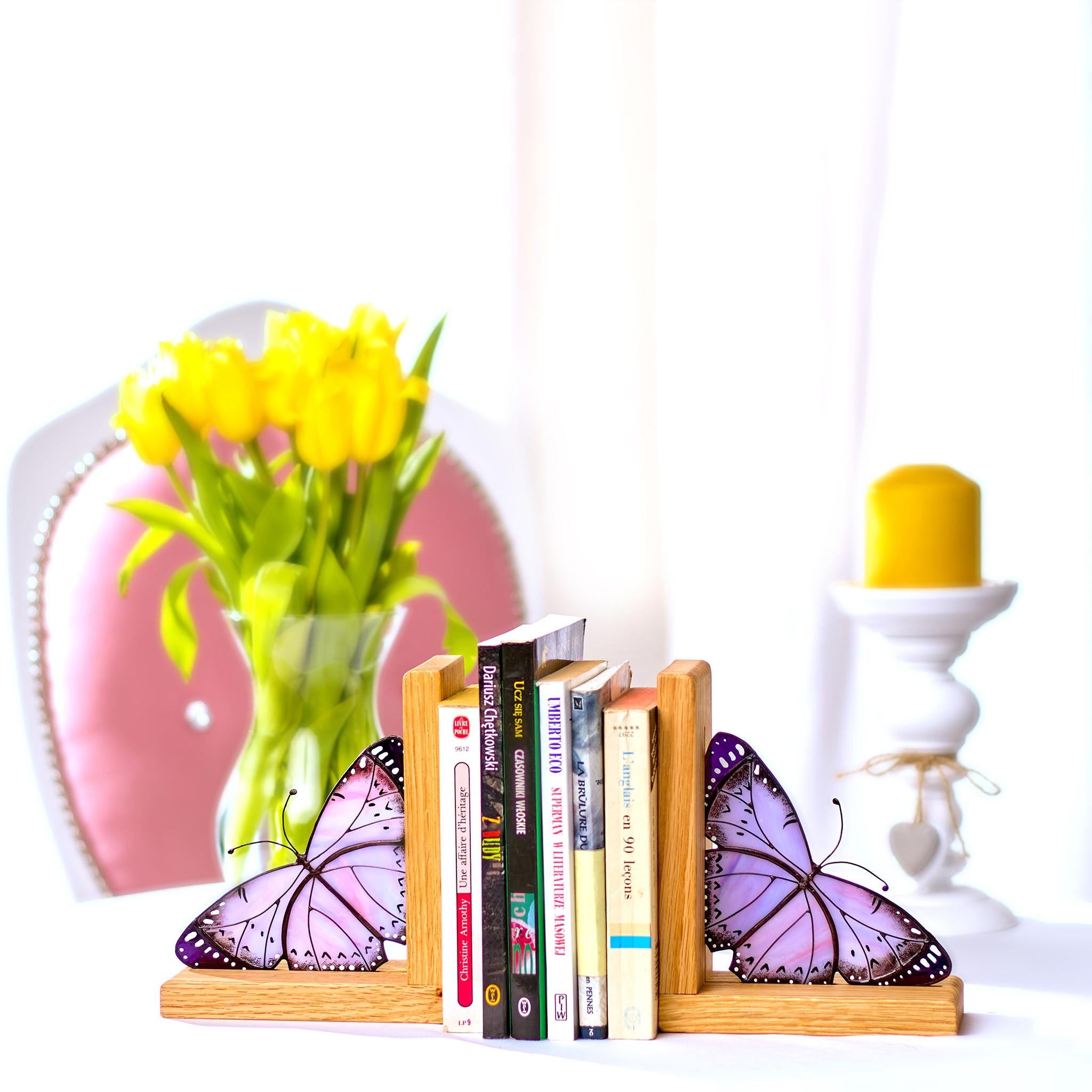 Bloque-livres en vitrail avec des papillons violets, un cadeau pour les amoureux des livres