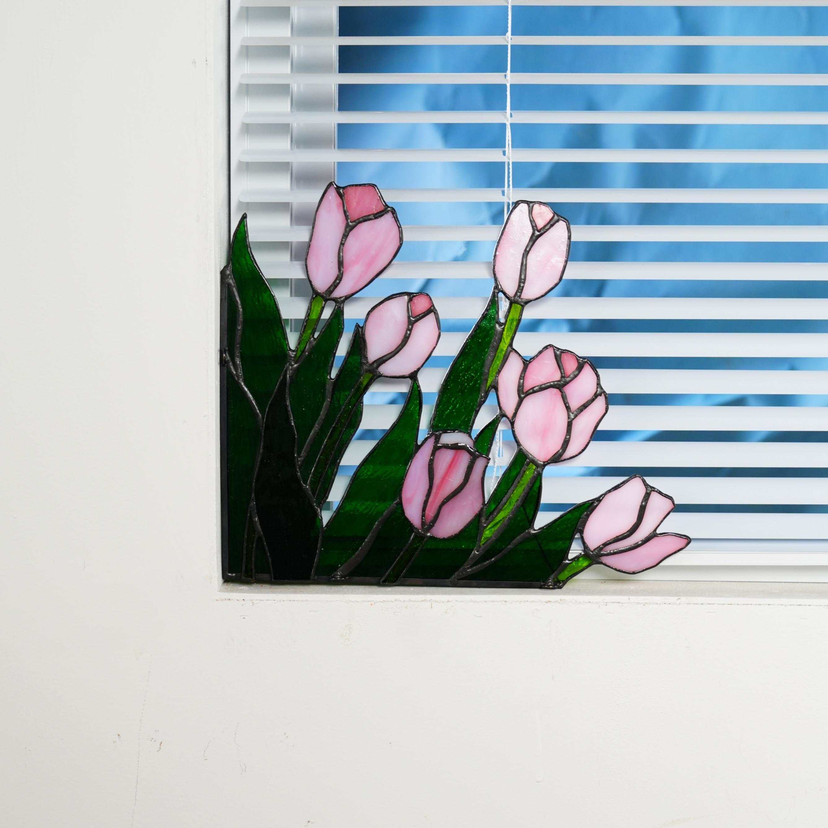 Décoration d’angle en vitrail tulipes roses, accent printanier pour intérieur