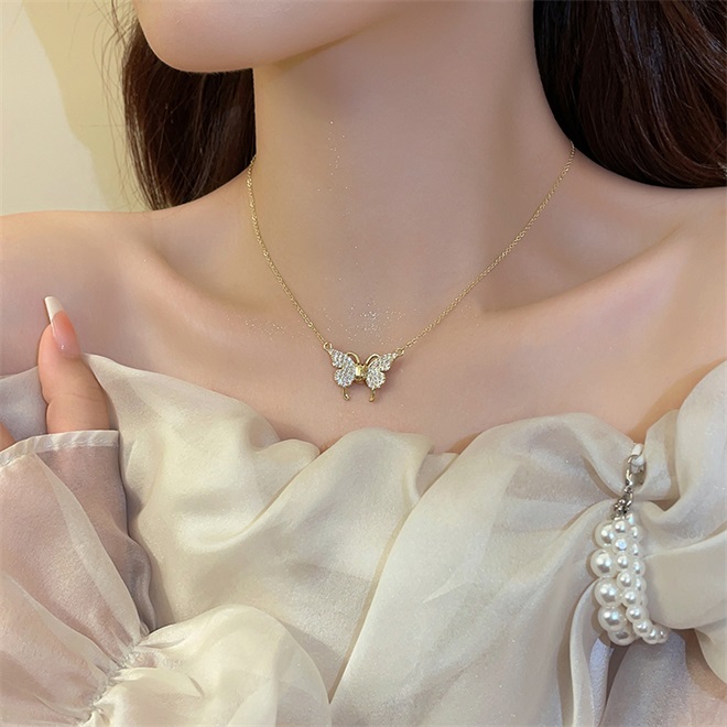 🔥Christmas Pre-sale🎁Magnetic Clasp Butterfly Necklace