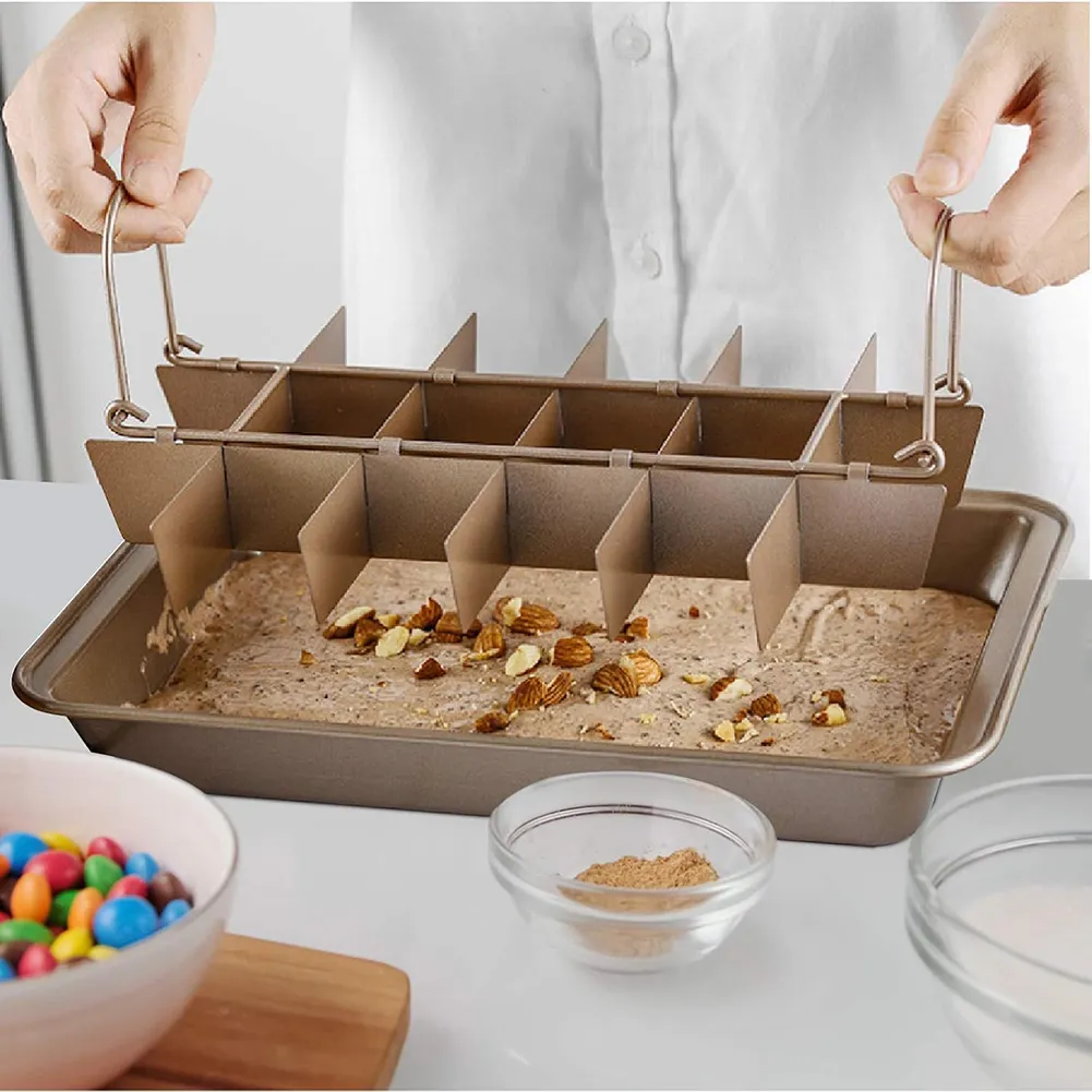 🍫 Non-Stick Brownie Pan with Divider
