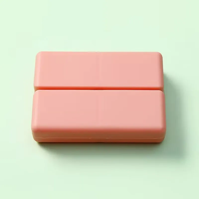 💊Weekly Magnetic Pill Organizer: Magnetic quick-access design that opens effortlessly without straining your fingers. 🧲
