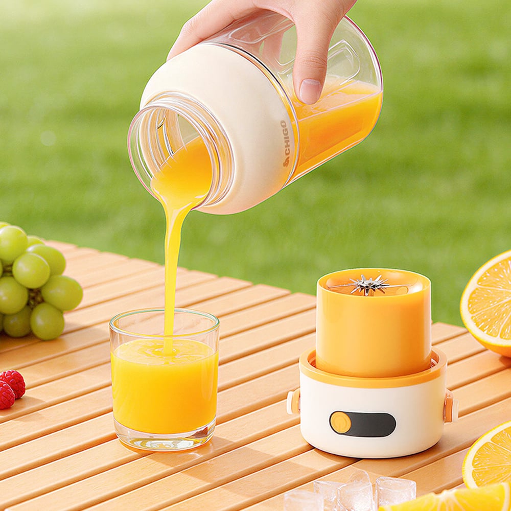 Portable Electric Juicer Cup with zero cord hassle : Drink fresh nutrient-rich smoothies without struggling with heavy blenders.