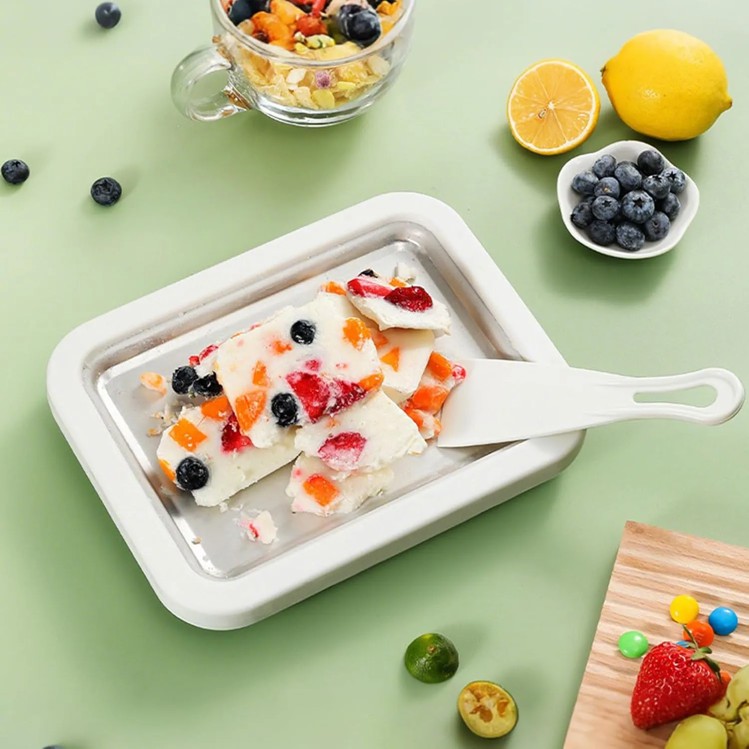 Rolled Ice Cream Maker: Create gourmet frozen treats at home with no electricity or rock salt required. 🍦