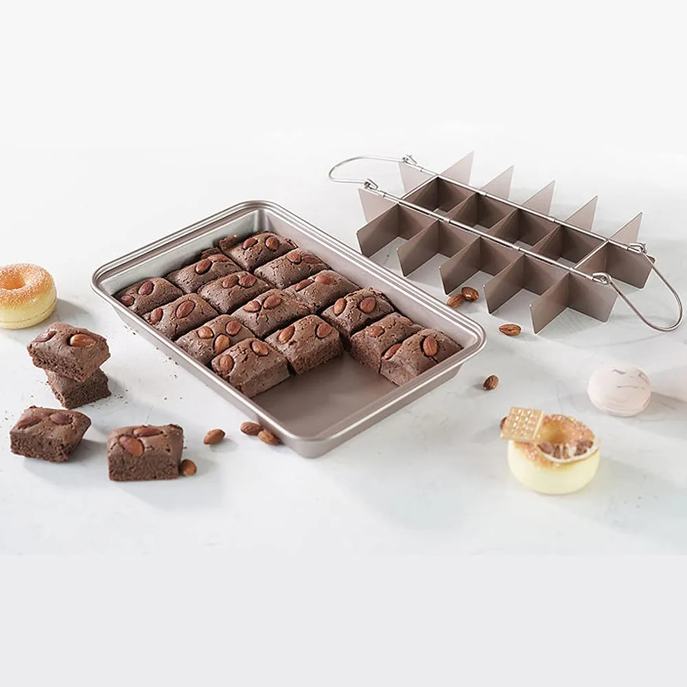 🍫 Non-Stick Brownie Pan with Divider