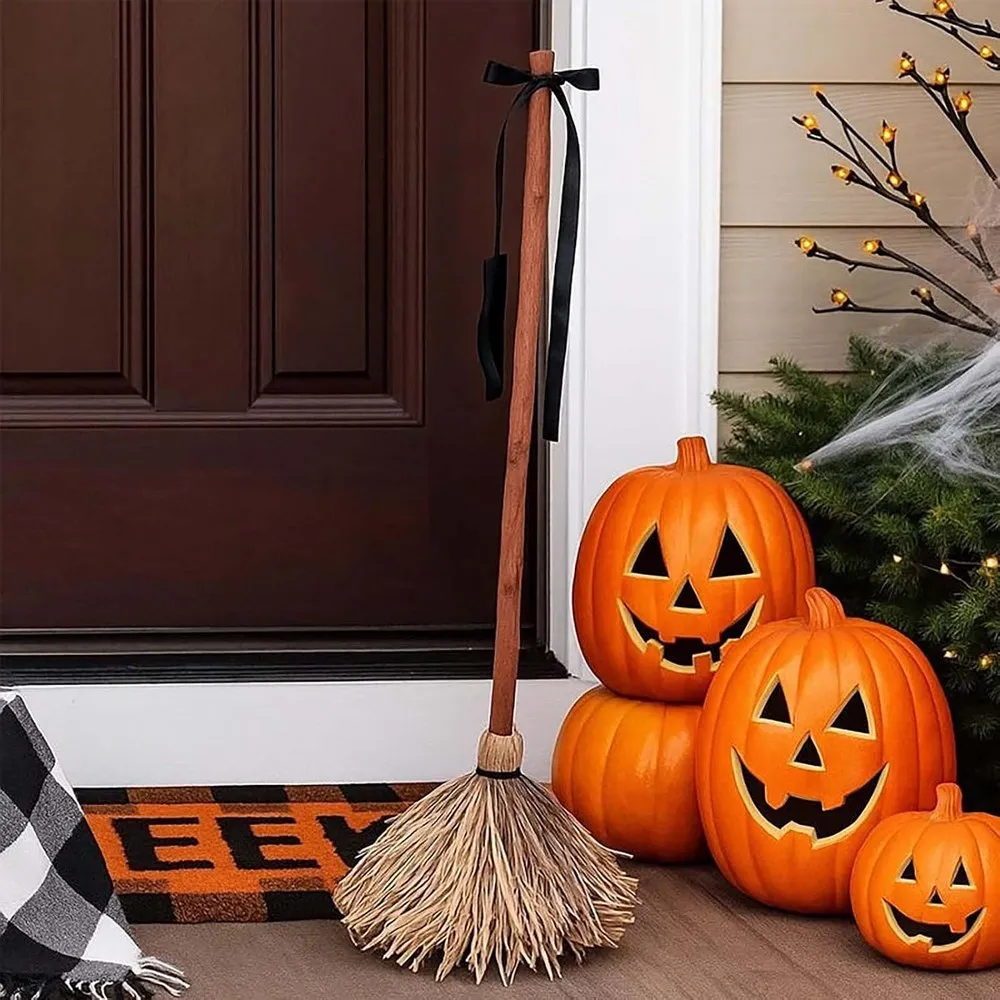 Dancing Witch Broom – Motion-Activated Halloween Prop