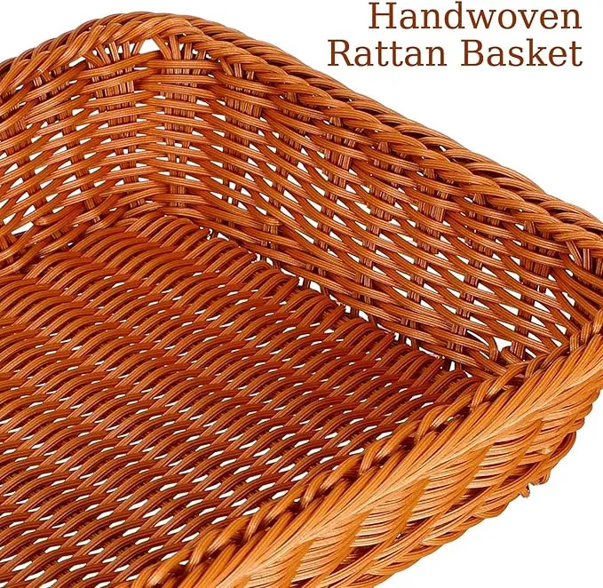 Woven Serving Basket: Display your pastries beautifully while keeping them fresh and protected from outdoor pests. 🥐