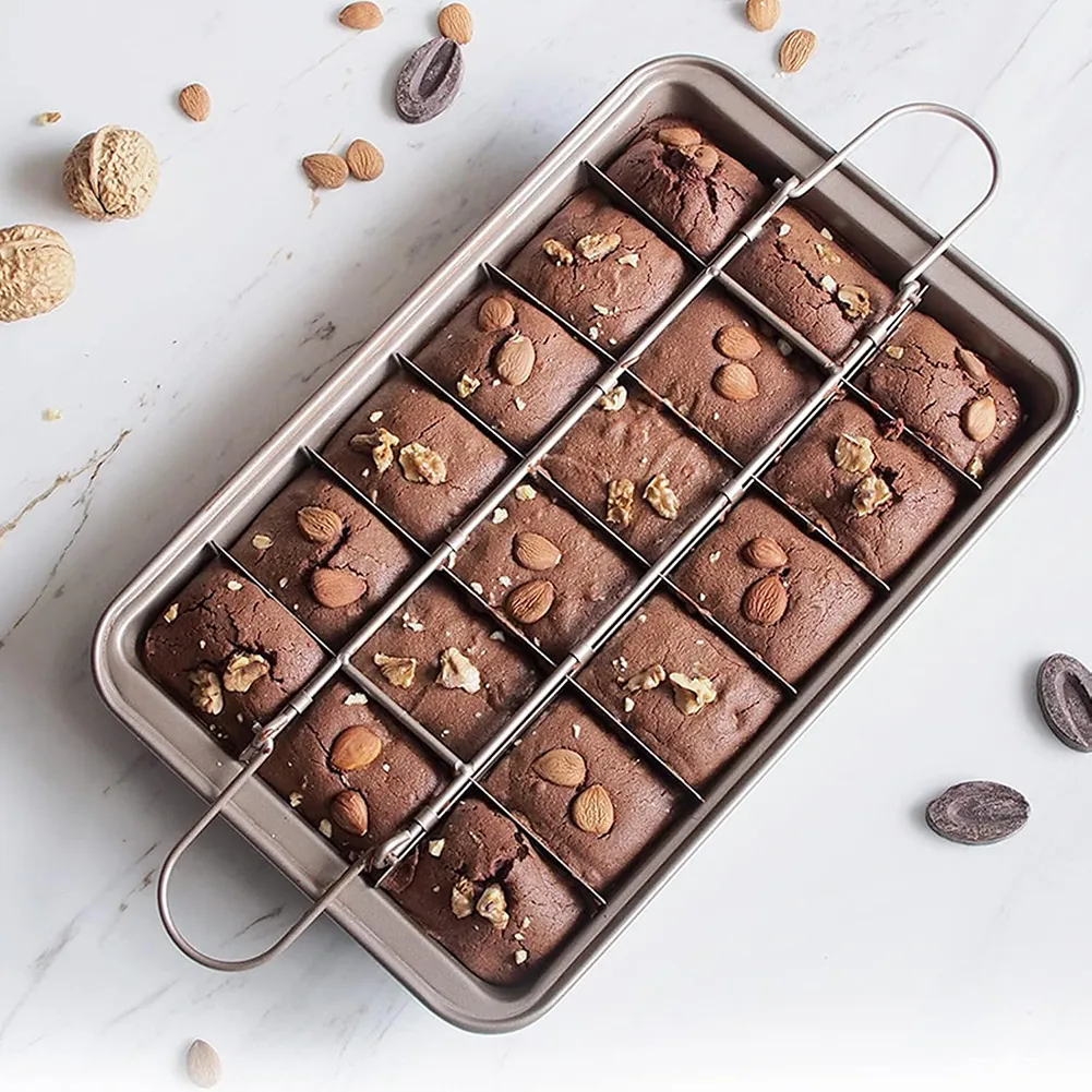 🍫 Non-Stick Brownie Pan with Divider