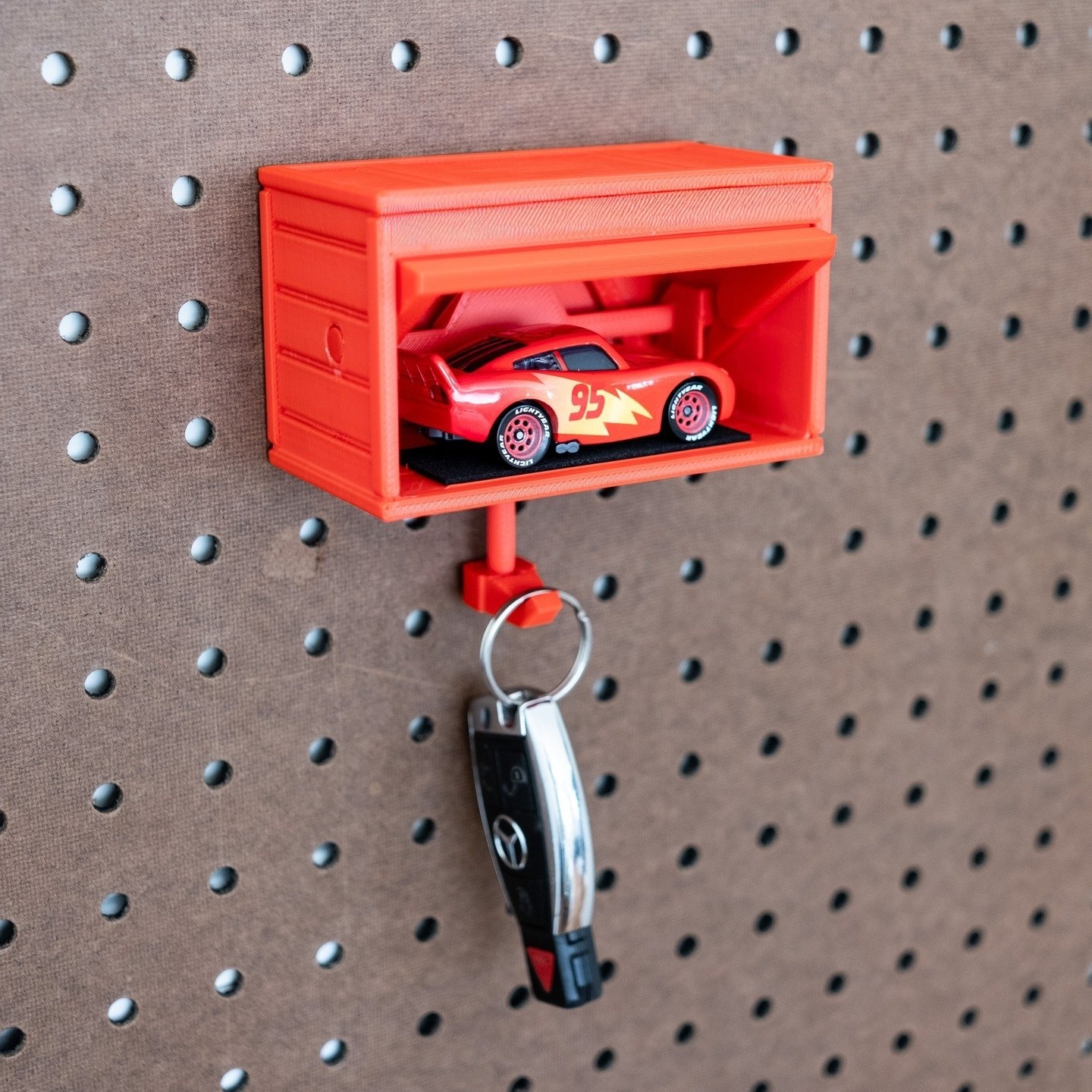 Auto Garage Key Holder - Interactive Opening Door