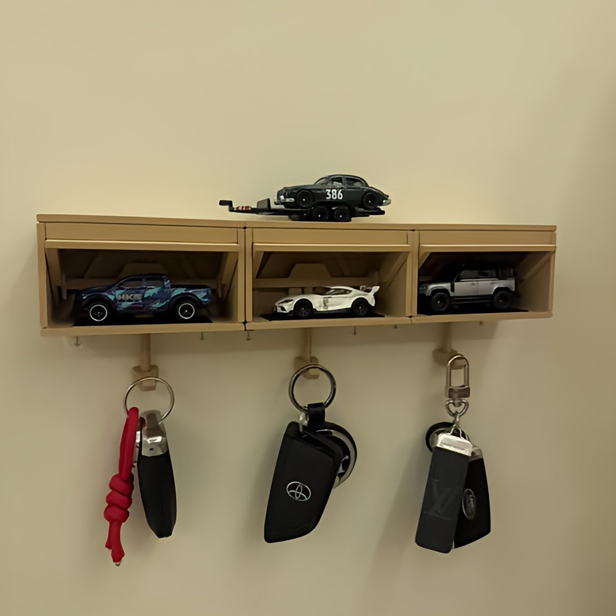 Auto Garage Key Holder - Interactive Opening Door