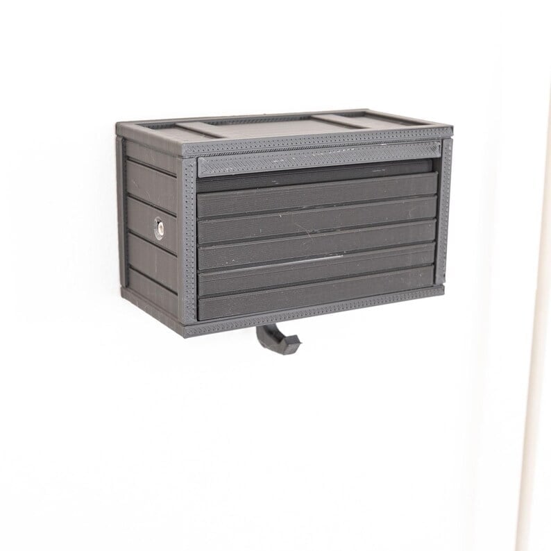 Auto Garage Key Holder - Interactive Opening Door