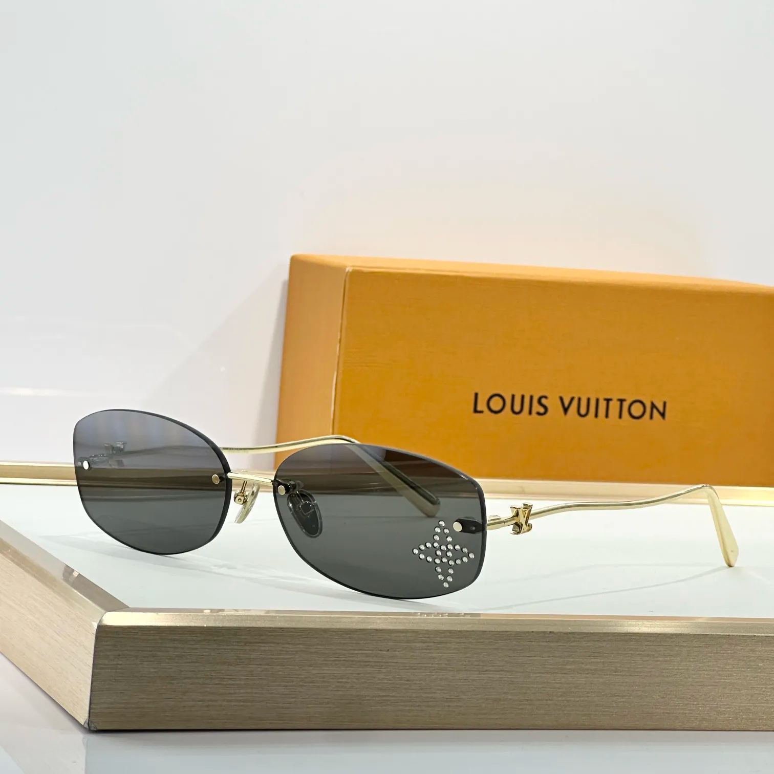 High-quality 9-color stylish square sunglasses