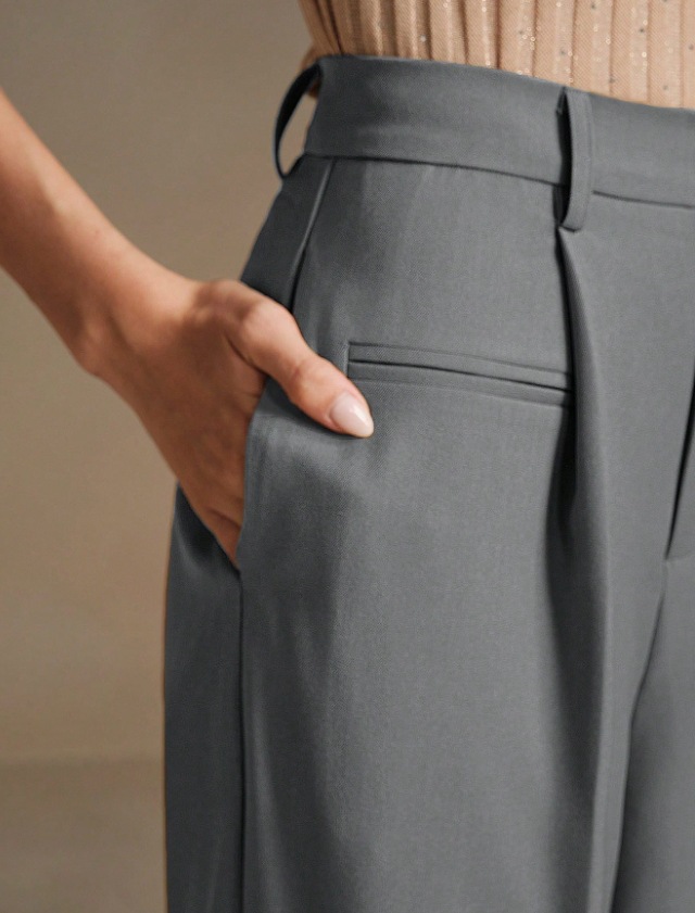 High-Waist Straight Leg Trousers with Flowing Fabric - Commuter White