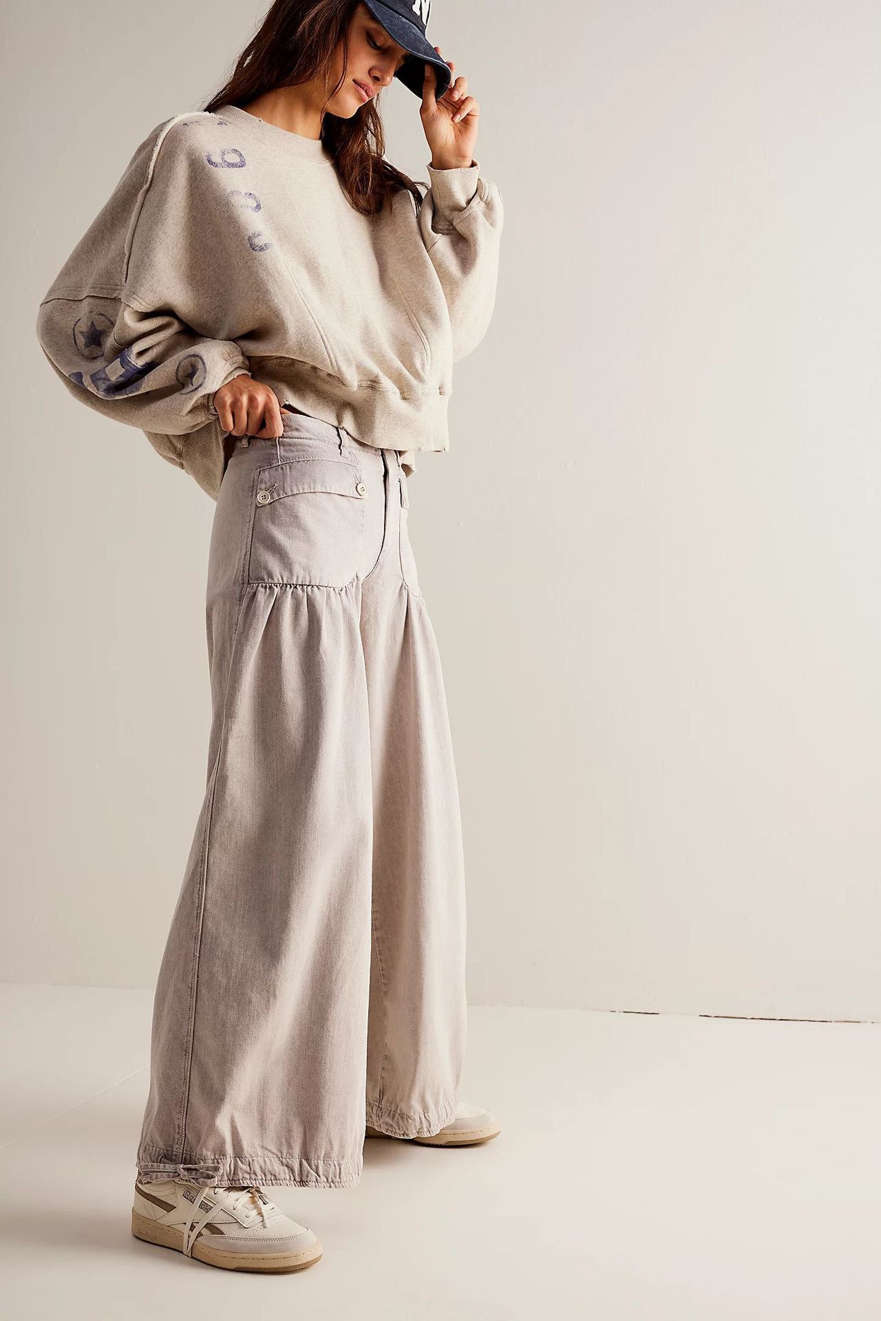 Loose Retro Jeans - Mid-Rise, Tapered Leg, Non-Stretch - reinya
