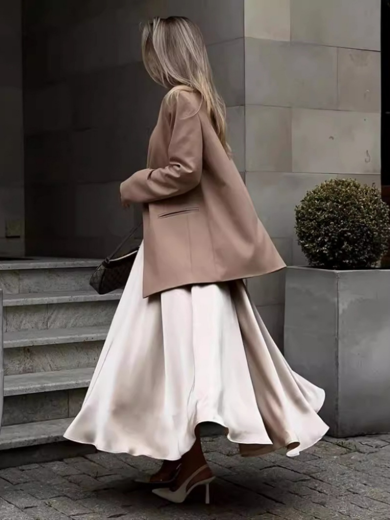 Elegant high-waist satin mid-length skirt