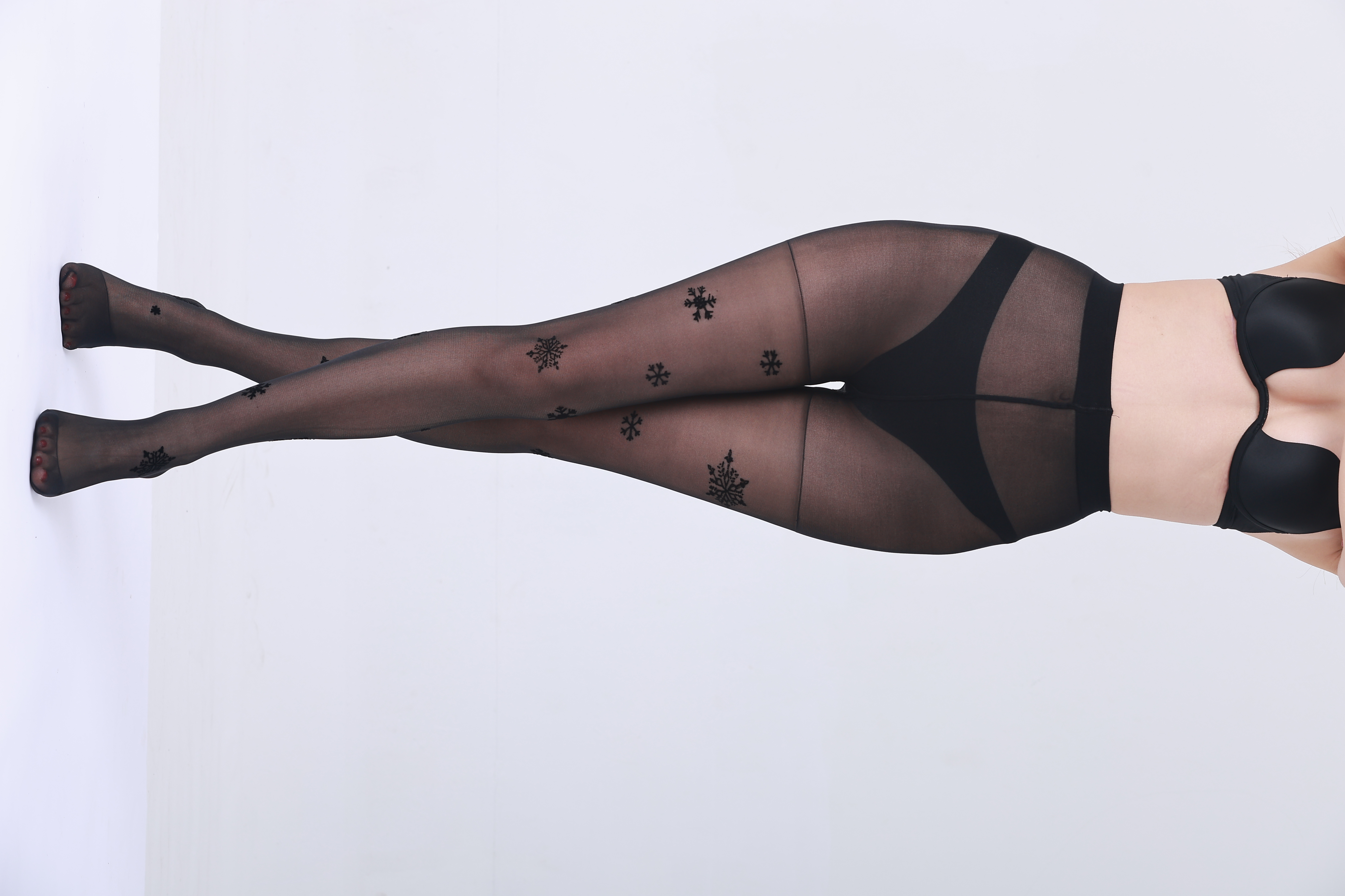 20D Nylon Spandex Snowflake Tights Wholesale – Festive Winter Pantyhose with Custom Logo Available
