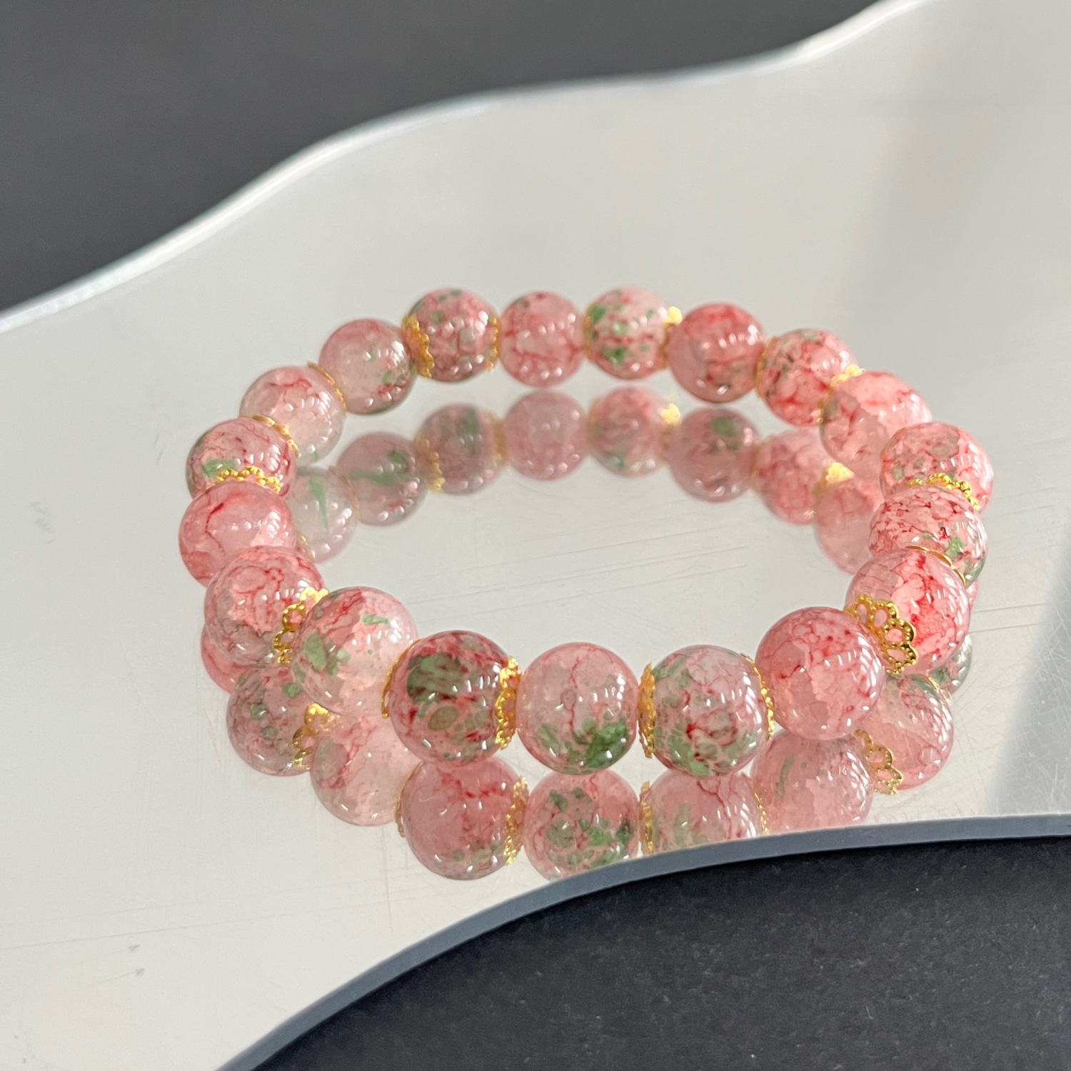 Brățară din sticlă cu flori de cireș roz - design rafinat, face mâinile să pară mai subțiri, bijuterie lucrată manual.-Maria Jewelry