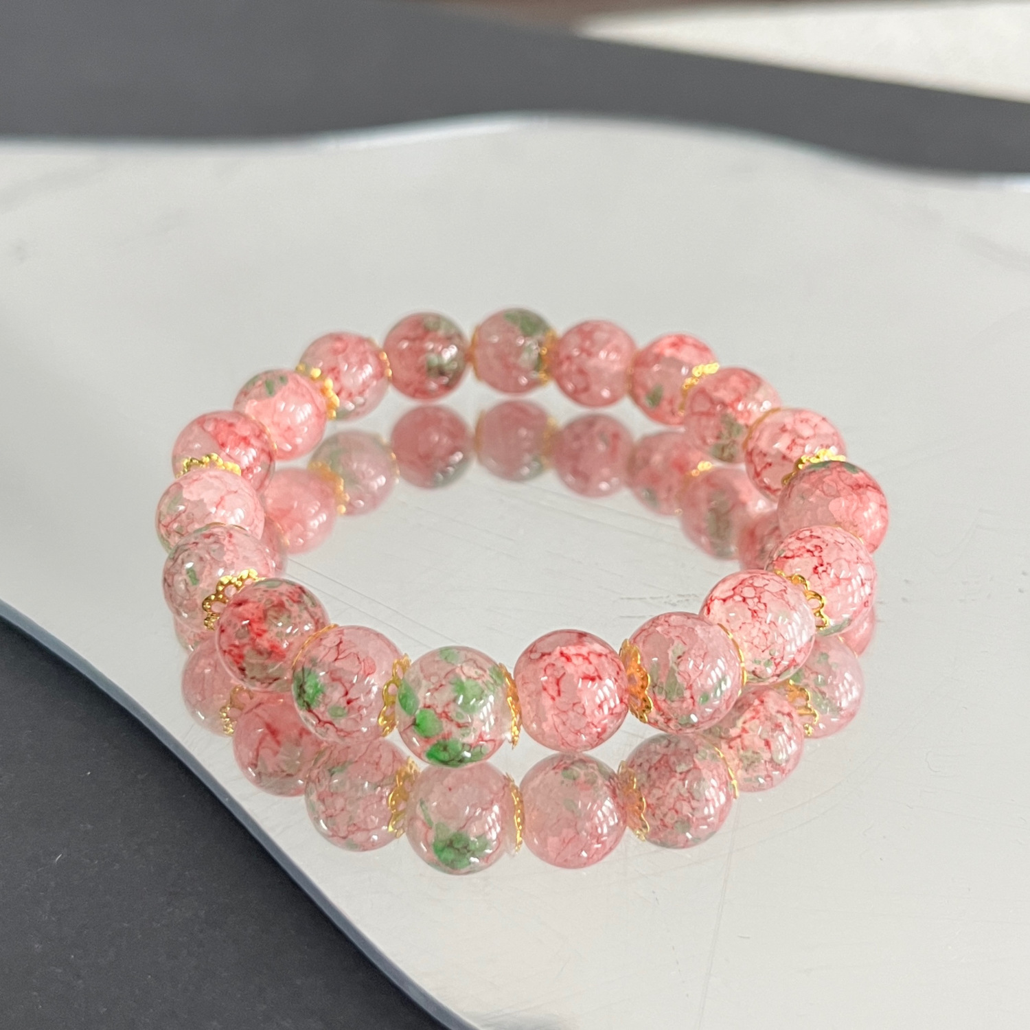 Brățară din sticlă cu flori de cireș roz - design rafinat, face mâinile să pară mai subțiri, bijuterie lucrată manual.-Maria Jewelry