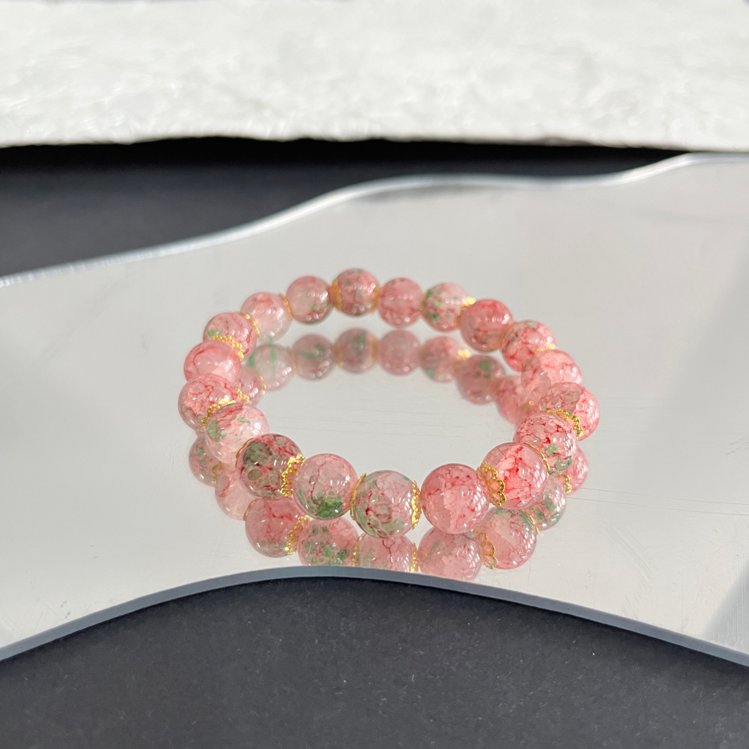 Brățară din sticlă cu flori de cireș roz - design rafinat, face mâinile să pară mai subțiri, bijuterie lucrată manual.-Maria Jewelry