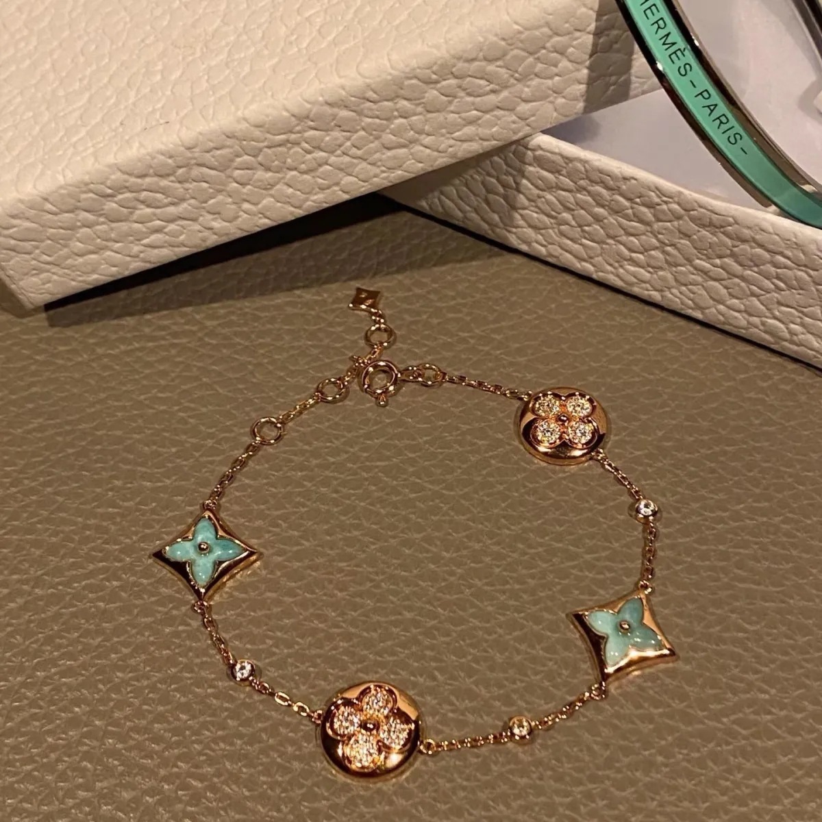 Brățară din aur de 18K cu trifoi cu patru foi și cinci flori, bijuterii din sidef natural cu diamante, design de nișă, bijuterii de fetiță