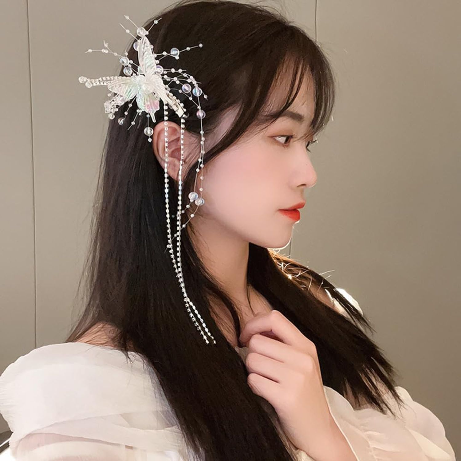 Wiwpar Crystal Long Tassel Hair Clip Moving Butterfly Hair Clips Long Tassel Hair Claw Clips Rhinestone Butterfly Hair Barrettes Cute Hairpins Decorative Hair Accessories for Women Girls (1pack)