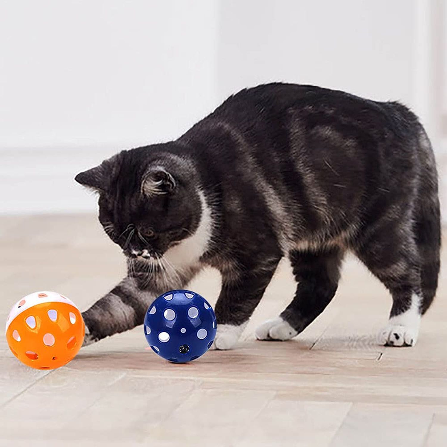 VOVIGGOL 12PCS 4CM Cat Toy Ball with Bell, Pet Toy Cat Bell Ball Cat Toy with Bell Cat Jingle Balls for Cats Kitten, Plastic Cat Toys Jingle Balls Pounce Chase Rattle Ball Toys Random Color