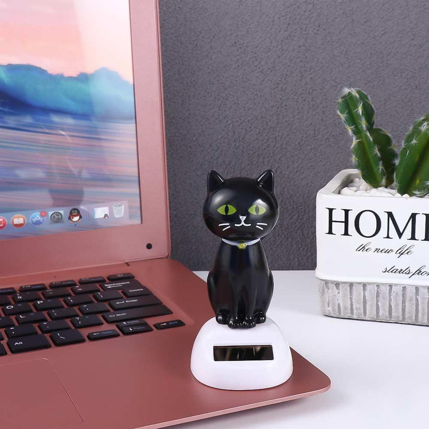 Black Solar Cat Toy Dancing Cat Figure Car Ornament,Dancing Toy Ornaments Solar Powered Car Dashboard Interior Decoration Desktop Decor Gift Window Party Car Desk Home，Learning and Education
