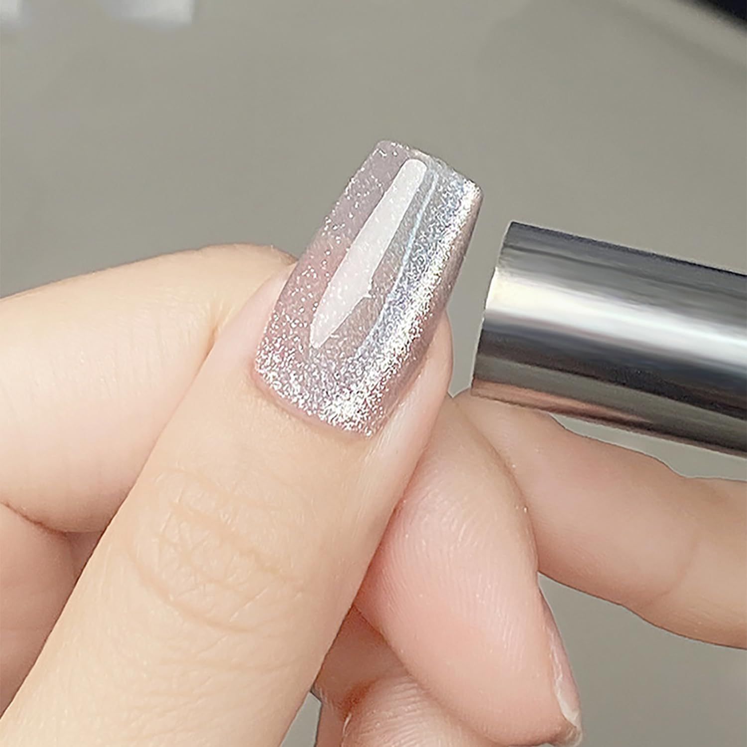 YECIRALA 8 Pcs Nail Art Cat Eye Magnet For Nails Cat Eye Gel Nail Polish Magnet Tools Set Cylindrical Flower Nail Magnet Nails Square Round Magnet Stick Cat Eye Design Double Ended Magnetic Pens