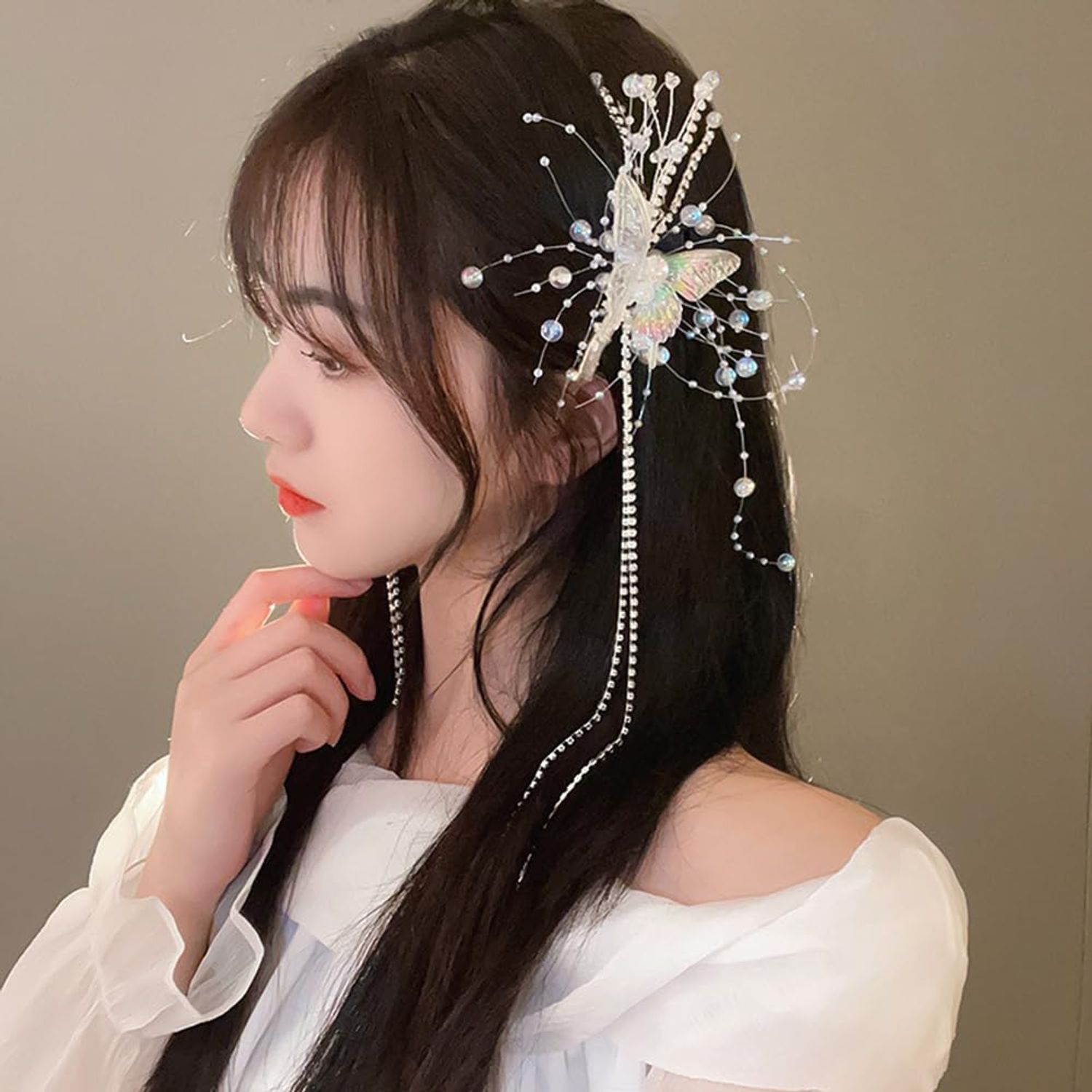 Wiwpar Crystal Long Tassel Hair Clip Moving Butterfly Hair Clips Long Tassel Hair Claw Clips Rhinestone Butterfly Hair Barrettes Cute Hairpins Decorative Hair Accessories for Women Girls (1pack)