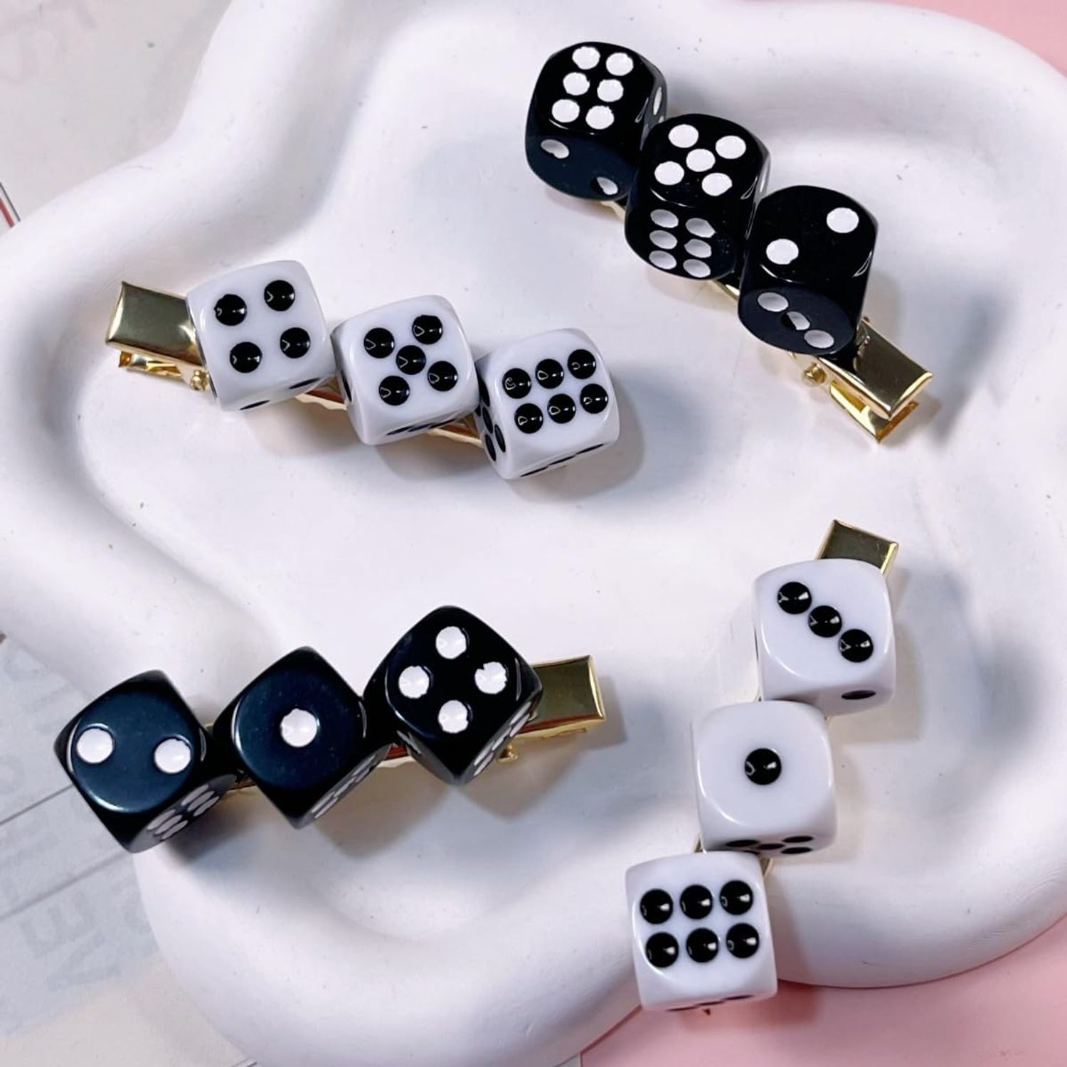 TUCEWP 4Pcs Dice Hair Clips for Women Girls Funny Resin Dice Cube Hair Pins Goth Punk Black White Dice Hair Barrette Nonslip Metal Alligator Clips for Long Thick Hair Trendy Lovely Hair Accessories
