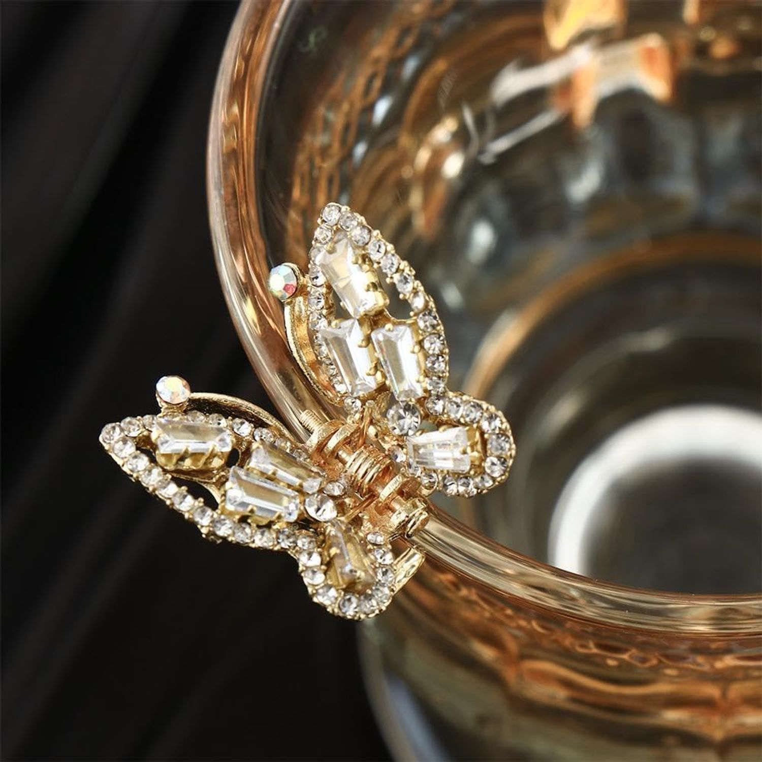Gold Butterfly Hair Claw Transparent Elegant Hair Accessories Rhinestone Korean Sweet Girl Pearl Hair Clip，Clips and Barrettes